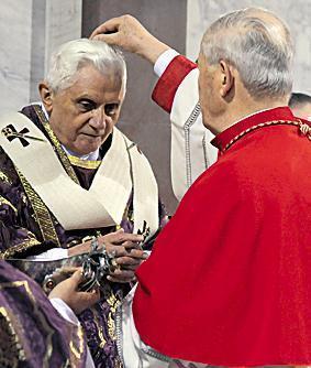 benedetto-xvi-ceneri-2008.jpg