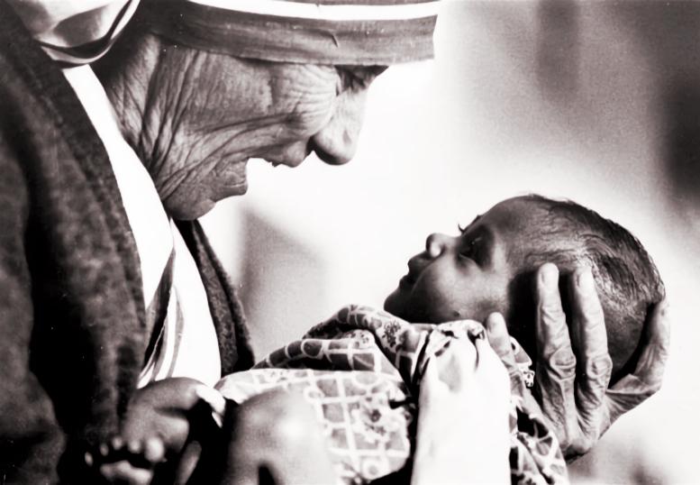 madre-teresa-e bimbo